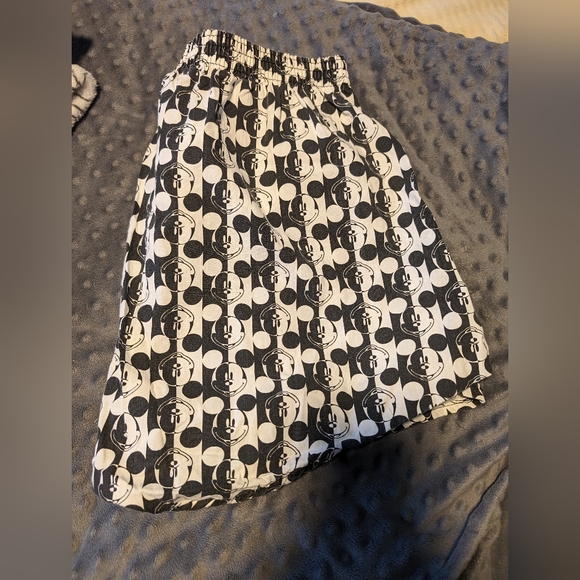 Vintage black and white graphic Mickey & Co shorts - Picture 7 of 7